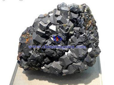 Tungsten Ore Picture