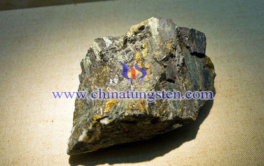 Tungsten Ore Picture